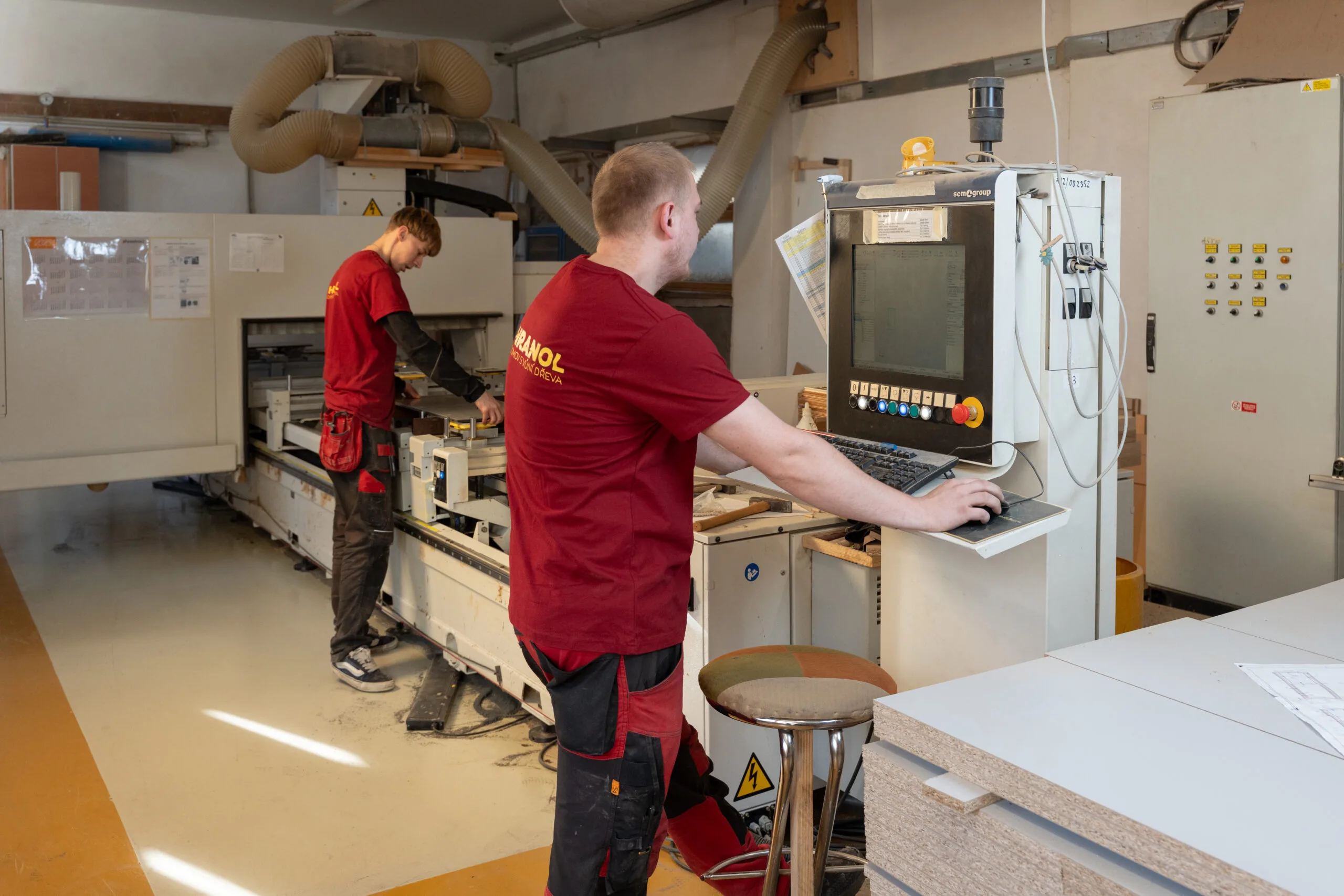Moderní technologie v truhlářské dílně Hranol